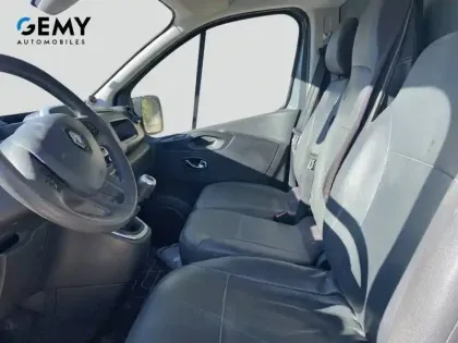 Photo 26 Renault Trafic Gén. III (F82) Ph2 Grand Confort 4