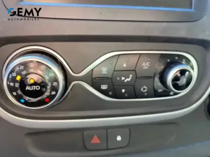 Photo 31 Renault Trafic Gén. III (F82) Ph2 Grand Confort 4