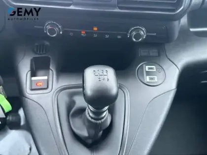 Photo 24 Peugeot Partner  FOURGON M 650 KG BLUEHDI 100 S&S BVM6