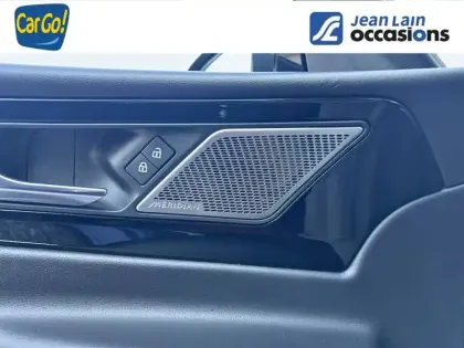 Photo 18 Jaguar Xe  D200 MHEV BVA