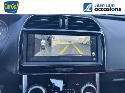 Photo 16 Jaguar Xe  D200 MHEV BVA