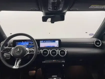 Photo 64 Mercedes Classe A  180 7G-DCT