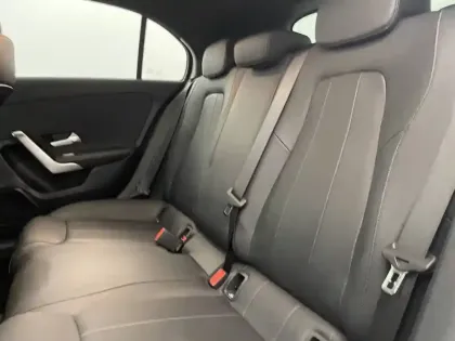 Photo 15 Mercedes Classe A  180 7G-DCT