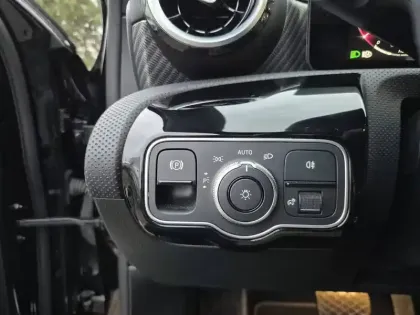 Photo 16 Mercedes Classe A  180 7G-DCT