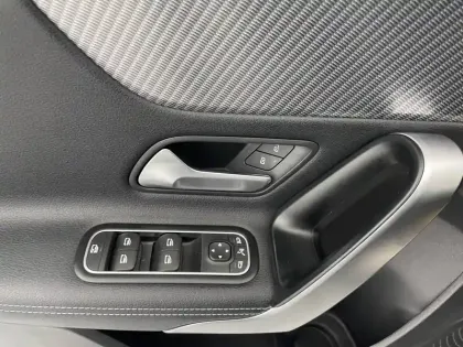 Photo 95 Mercedes Classe A  180 7G-DCT