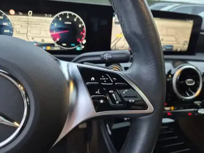 Photo 15 Mercedes Classe A  180 7G-DCT