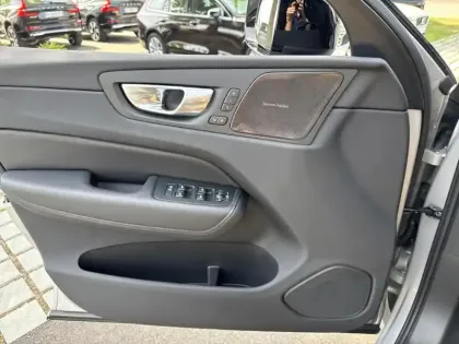 Photo 16 Volvo Xc60  T6 AWD Hybride rechargeable 253 ch+145 ch Geartronic 8