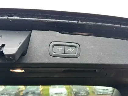 Photo 9 Volvo V60  B4 197 ch DCT7