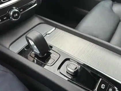 Photo 30 Volvo V60  B4 197 ch DCT7