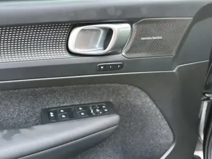 Photo 17 Volvo Xc40  B3 163 ch DCT7