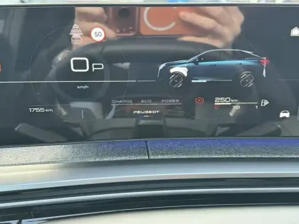 Photo 32 Peugeot 3008  Hybrid 145 e-DCS6