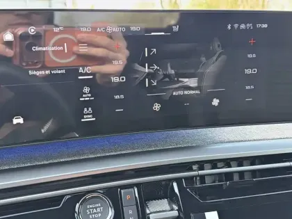 Photo 41 Peugeot 3008  Hybrid 145 e-DCS6