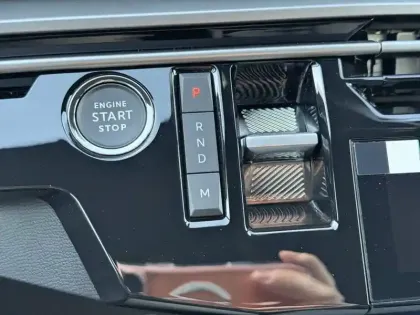 Photo 36 Peugeot 3008  Hybrid 145 e-DCS6