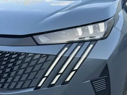 Photo 38 Peugeot 3008  Hybrid 145 e-DCS6