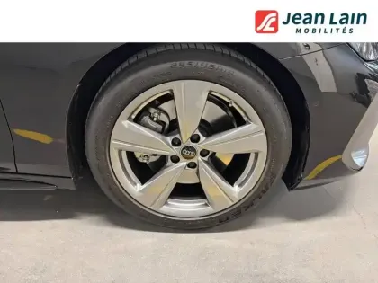 Photo 8 Audi A6  Avant e-hybrid 299 ch S tronic 7 Quattro