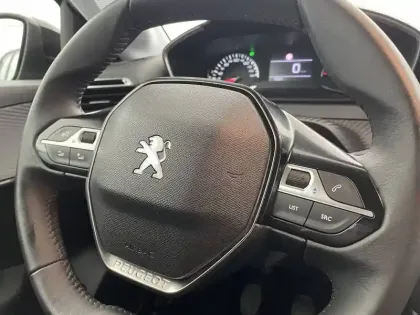 Photo 28 Peugeot 208  PureTech 75 S&S BVM5