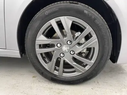 Photo 17 Peugeot 208  PureTech 75 S&S BVM5