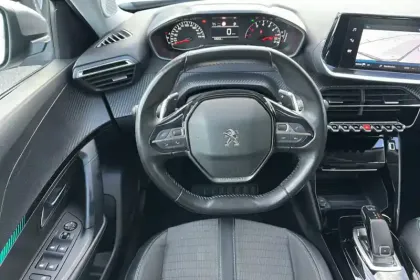 Photo 12 Peugeot 2008  PureTech 130 S&S EAT8