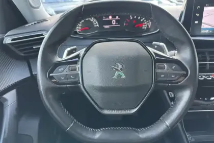 Photo 13 Peugeot 2008  PureTech 130 S&S EAT8