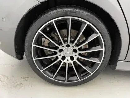 Photo 18 Mercedes Classe A  35 Mercedes-AMG 7G-DCT Speedshift AMG 4Matic