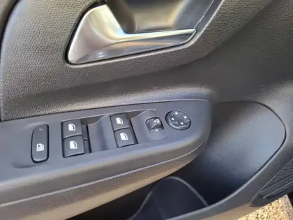 Photo 20 Opel Corsa  1.2 Turbo 100 ch BVM6