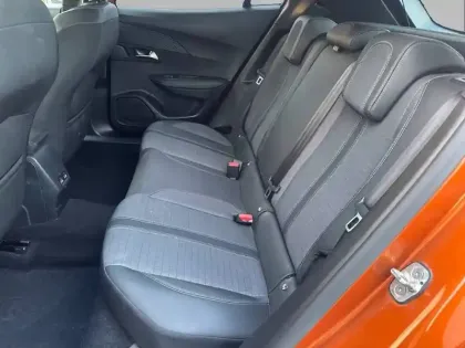 Photo 10 Peugeot 2008  PureTech 130 S&S EAT8