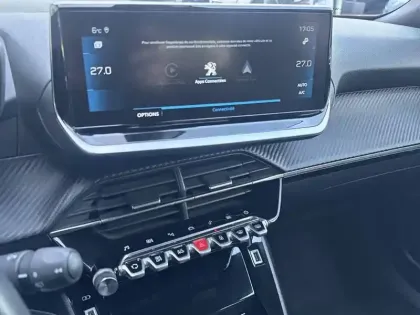 Photo 37 Peugeot 2008  PureTech 130 S&S EAT8