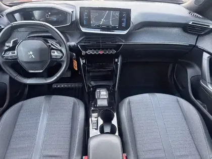 Photo 30 Peugeot 2008  PureTech 130 S&S EAT8