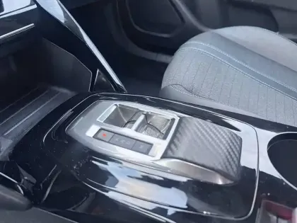 Photo 11 Peugeot 2008  PureTech 130 S&S EAT8