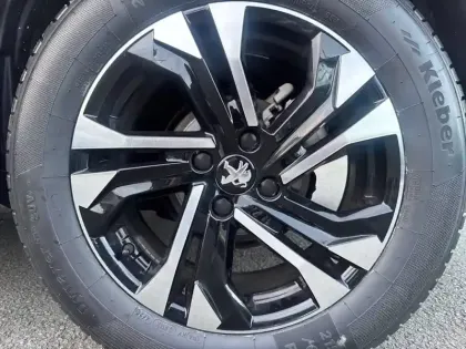 Photo 35 Peugeot 2008  PureTech 130 S&S EAT8