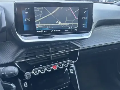 Photo 15 Peugeot 2008  PureTech 130 S&S EAT8