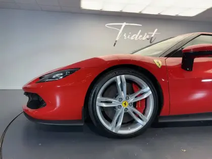 Photo 8 Ferrari 296 GTB  3.0 Turbo V6 Hybride 830 ch