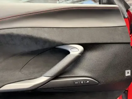 Photo 18 Ferrari 296 GTB  3.0 Turbo V6 Hybride 830 ch