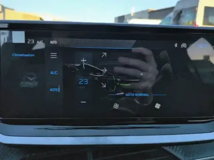 Photo 38 Peugeot 208  Hybrid 145 e-DCS6