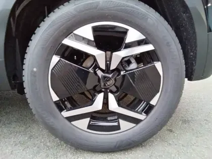 Photo 56 Peugeot 2008  Hybrid 145 e-DCS6