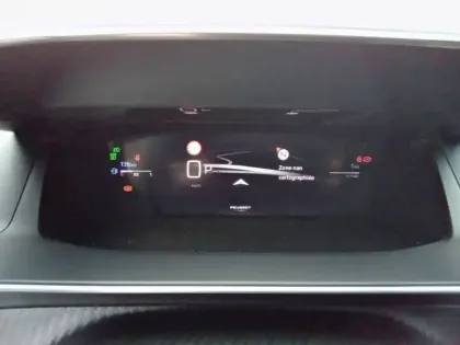 Photo 19 Peugeot 2008  Hybrid 145 e-DCS6