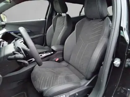 Photo 54 Peugeot 2008  Hybrid 145 e-DCS6