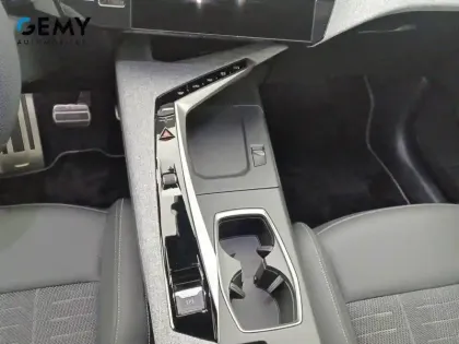 Photo 70 Peugeot 5008  Hybrid 136 e-DCS6