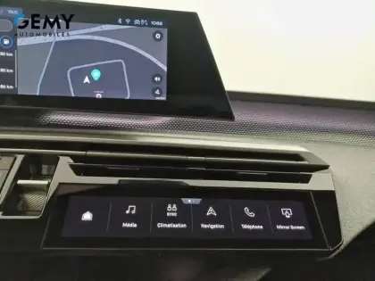 Photo 75 Peugeot 5008  Hybrid 136 e-DCS6