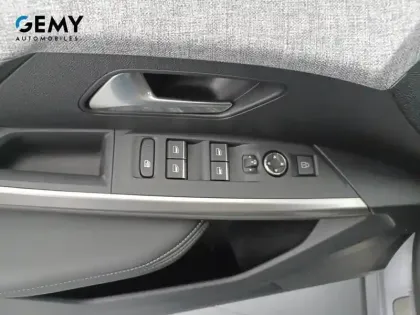 Photo 72 Peugeot 5008  Hybrid 136 e-DCS6