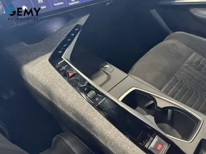 Photo 24 Peugeot 5008  Hybrid 136 e-DCS6