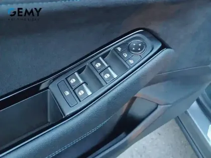 Photo 11 Renault Espace  E-Tech full hybrid 200 GSR2