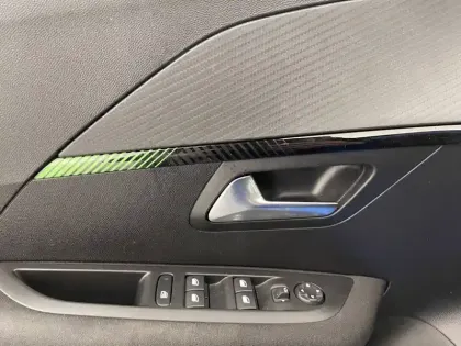 Photo 25 Peugeot 208  PureTech 100 S&S BVM6