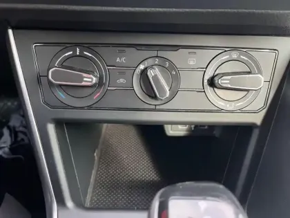 Photo 21 Volkswagen Polo  1.0 TSI 95 S&S DSG7