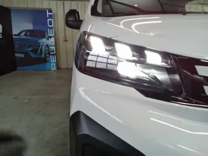 Photo 15 Peugeot Expert  Combi XL BlueHDi 180 S&S EAT8