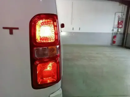 Photo 8 Peugeot Expert  Combi XL BlueHDi 180 S&S EAT8