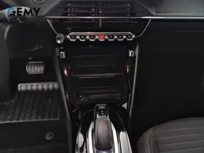 Photo 12 Peugeot 208  Electrique 50 kWh 136ch