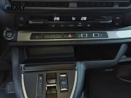 Photo 12 Citroën Jumpy  CA M DIESEL 180 CH AUTOMAT.