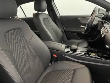 Photo 28 Mercedes Classe A  200 7G-DCT