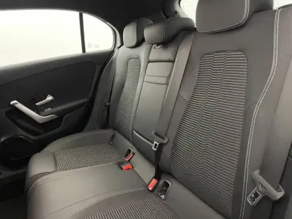 Photo 15 Mercedes Classe A  200 7G-DCT